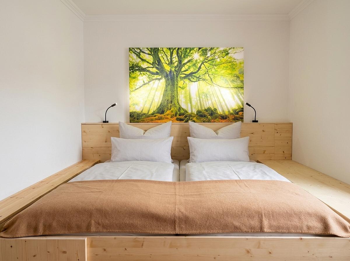Schlafzimmer mit Doppelbett