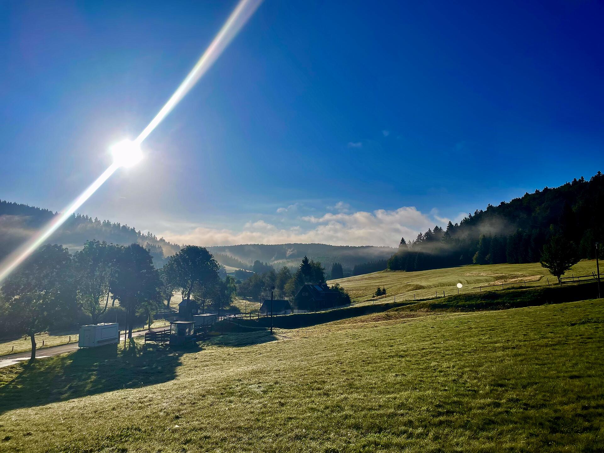 Sommerurlaub Erzgebirge – grüne Landschaft Osterzgebirge